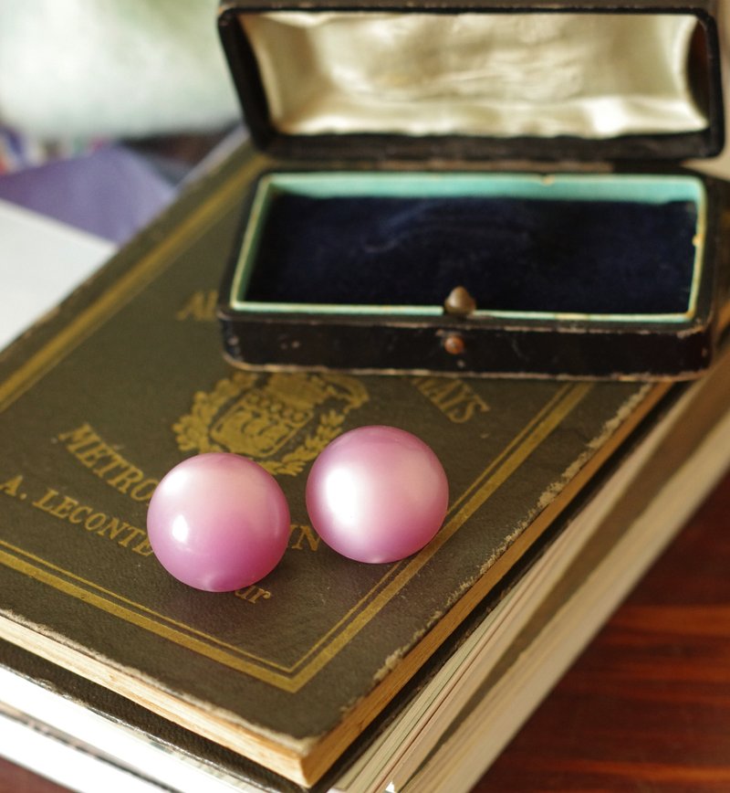 Vintage 古董透光光晕紫色半圆球夹式耳环 C837 - 耳环/耳夹 - 其他金属 金色