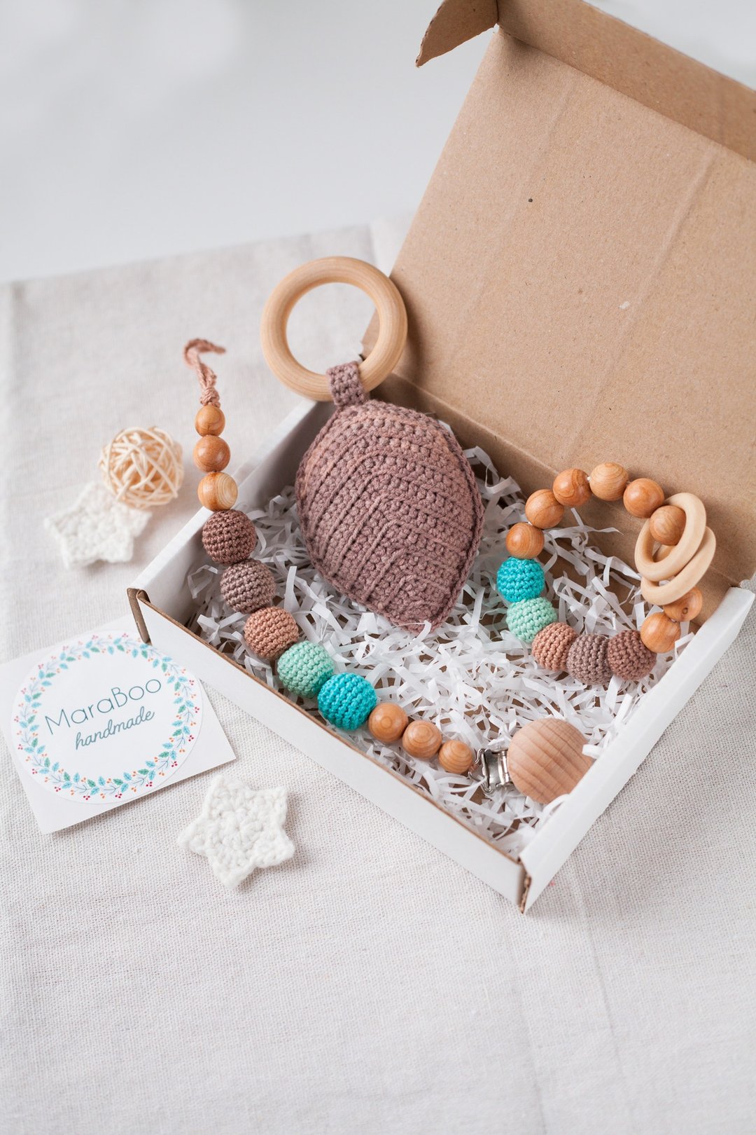 Brown Turquoise Baby Gift Box: Leaf Rattle Toy, Teething Ring, Pacifier Clip - 满月礼盒 - 木头 咖啡色