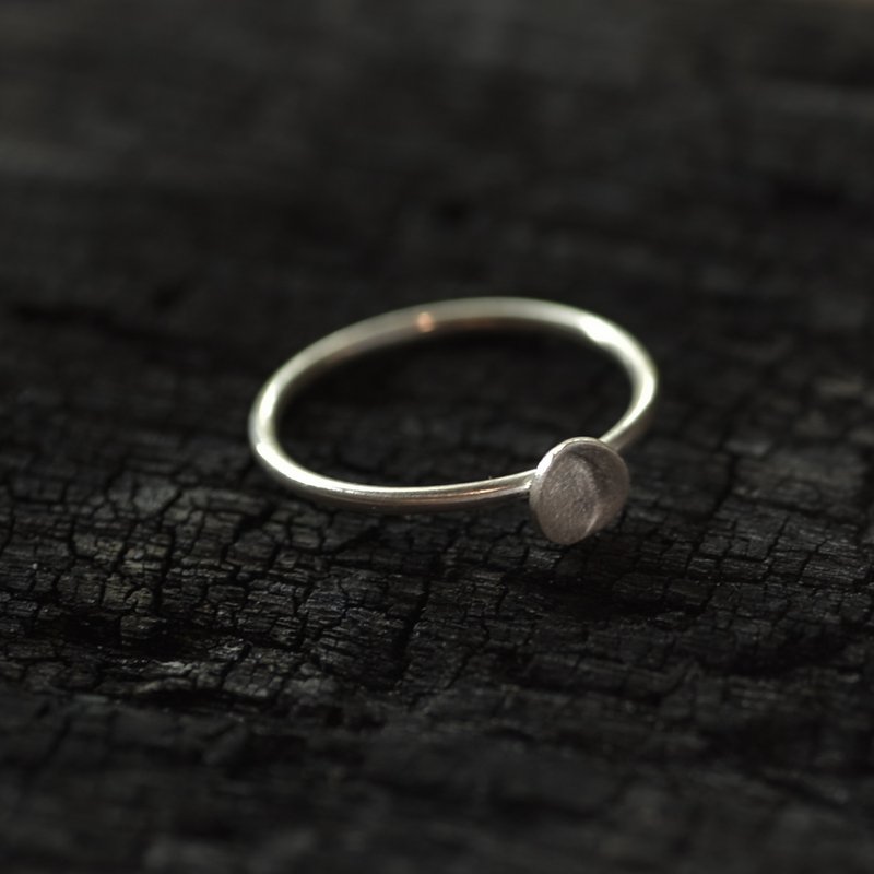 Crescent Moon Ring - 戒指 - 纯银 