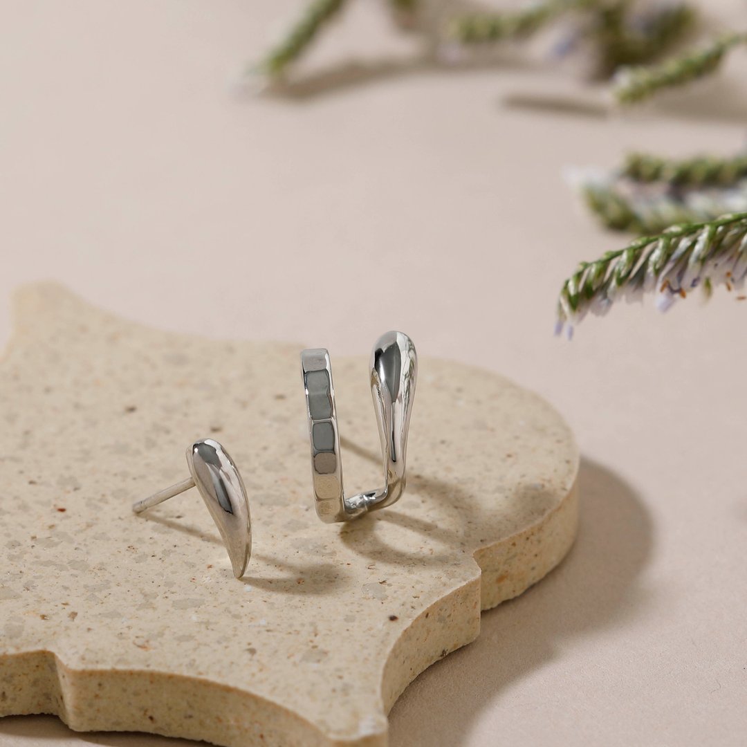 asymmetry-plain pierced earring SV 无镍耳环 时尚简约不对称设计 银色  રhodium - 耳环/耳夹 - 其他金属 银色