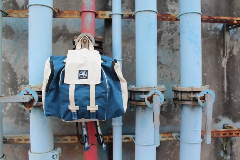 偷偷喊我/日系清新大袋后背包-蓝色 - 后背包/双肩包 - 其他材质 蓝色