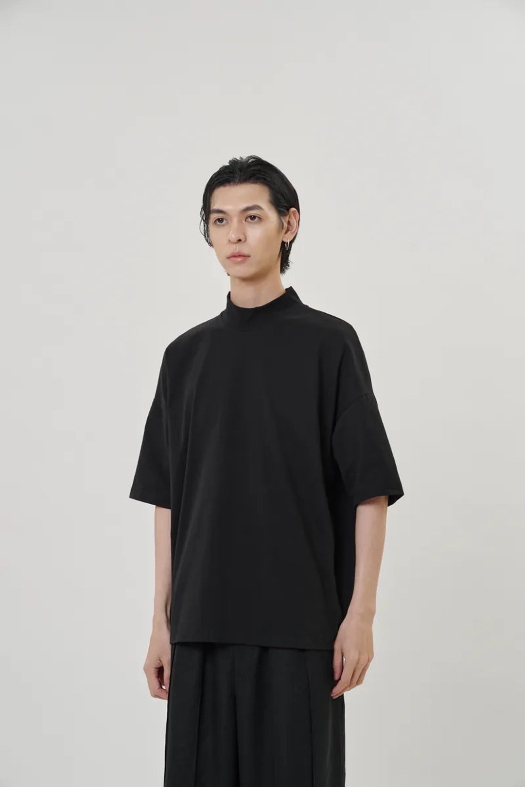 高领简约短TEE (黑) High Neck T-shirt - 男装上衣/T 恤 - 棉 黑色