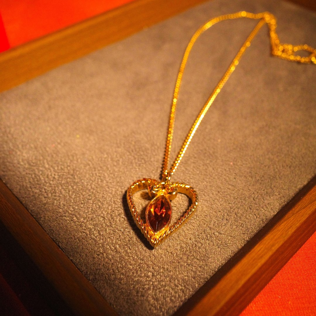 AVON Heart Royal Occasion Gold Necklace - 项链 - 其他金属 金色
