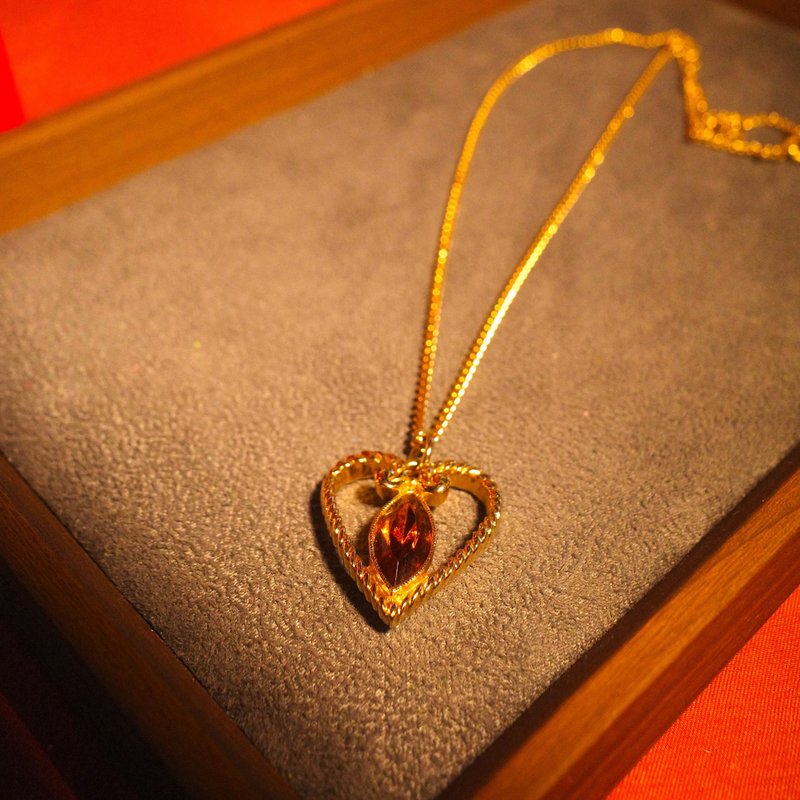 AVON Heart Royal Occasion Gold Necklace - 项链 - 其他金属 金色