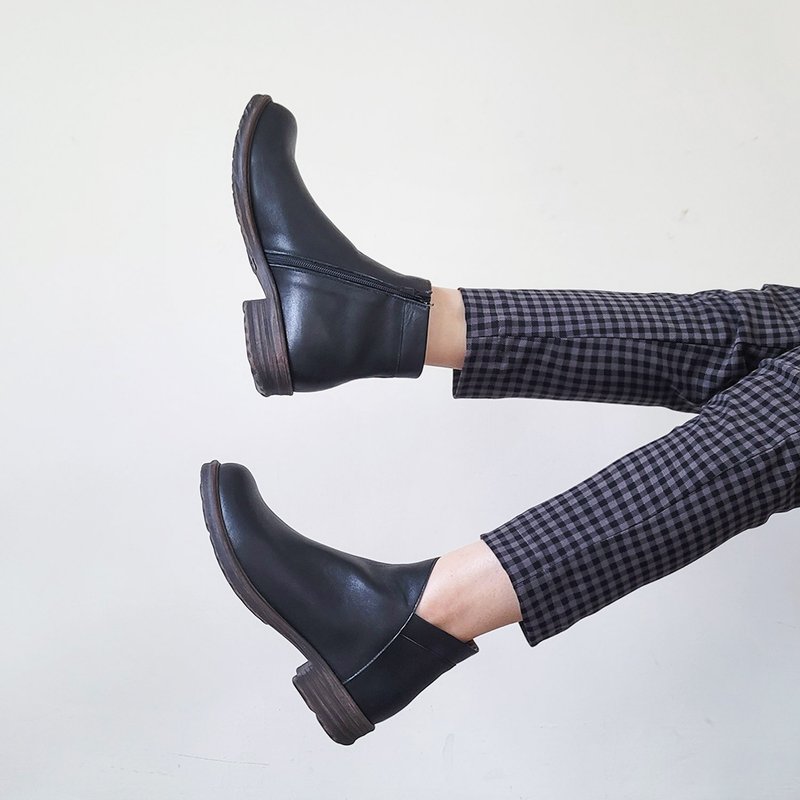 真皮 V口短靴 裸靴 - 米色 黑色 大尺码 台湾女鞋皮鞋 - 女款短靴 - 真皮 卡其色