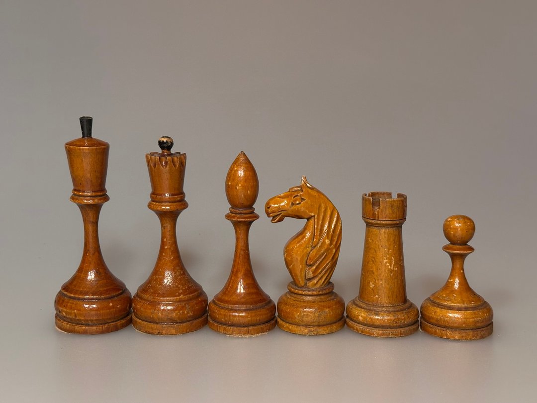 稀有俄罗斯早期苏维埃象棋组，1930 年代 - 桌游/玩具 - 木头 黑色