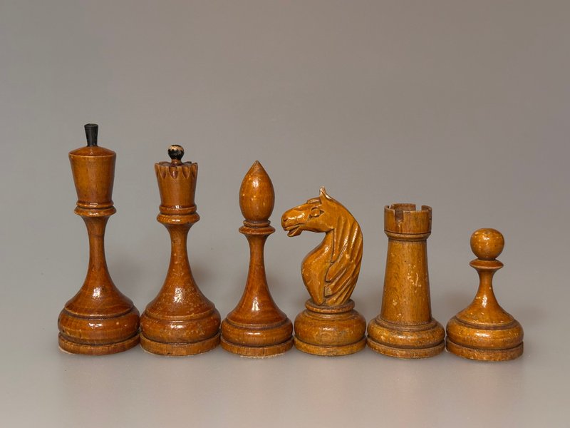 稀有俄罗斯早期苏维埃象棋组，1930 年代 - 桌游/玩具 - 木头 黑色