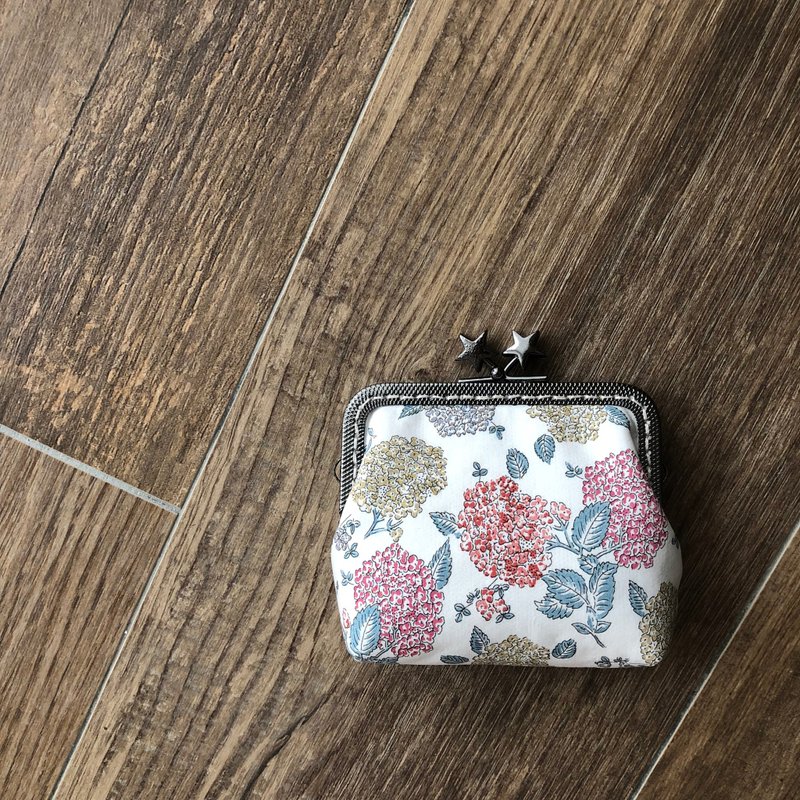 Liberty印花布。来自星星的绣球花园卡包/零钱包 - 零钱包 - 棉 多色