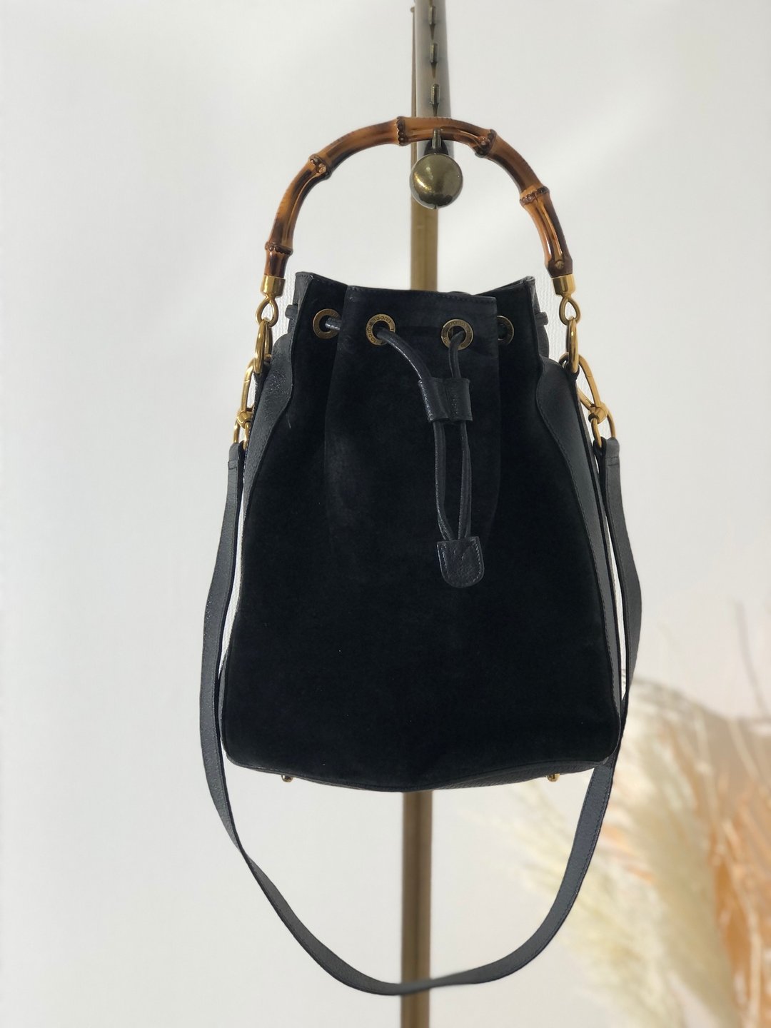【日本直送，名牌二手包装】GUCCI 竹绒面抽绳单肩包 手提包黑复古 z3v3su - 侧背包/斜挎包 - 真皮 黑色