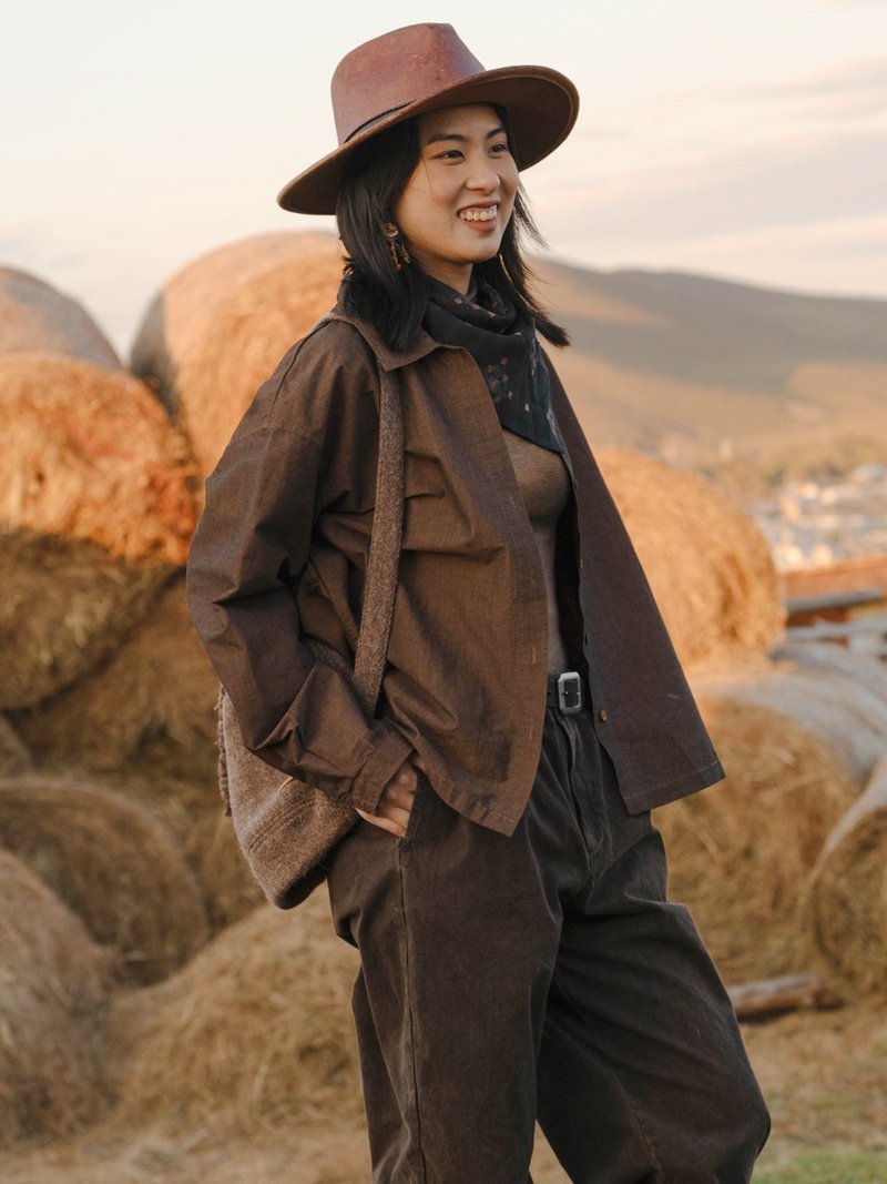 雪松 棉毛基礎百搭工字褶襯衫 - 女装衬衫 - 棉．麻 咖啡色