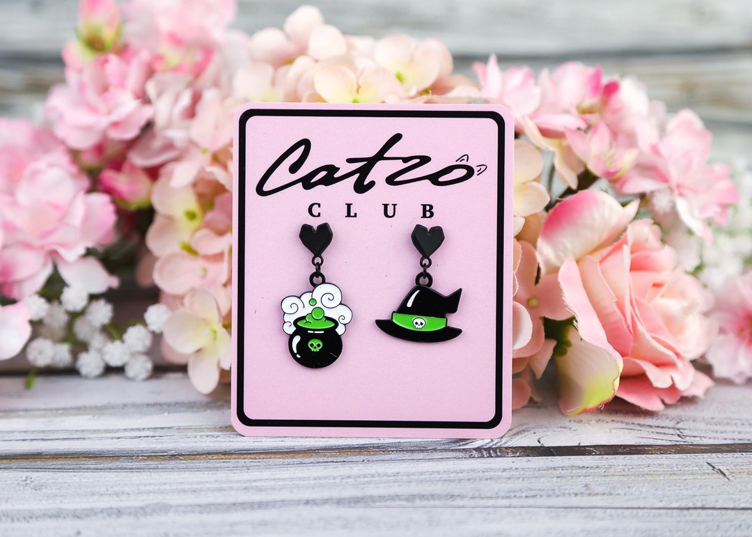 Catzo Green Witch Earrings - 耳环/耳夹 - 塑料 黑色