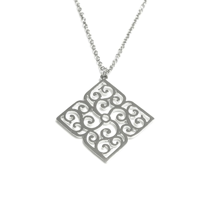 Decorative pattern in square shape pendant - 项链 - 其他金属 银色