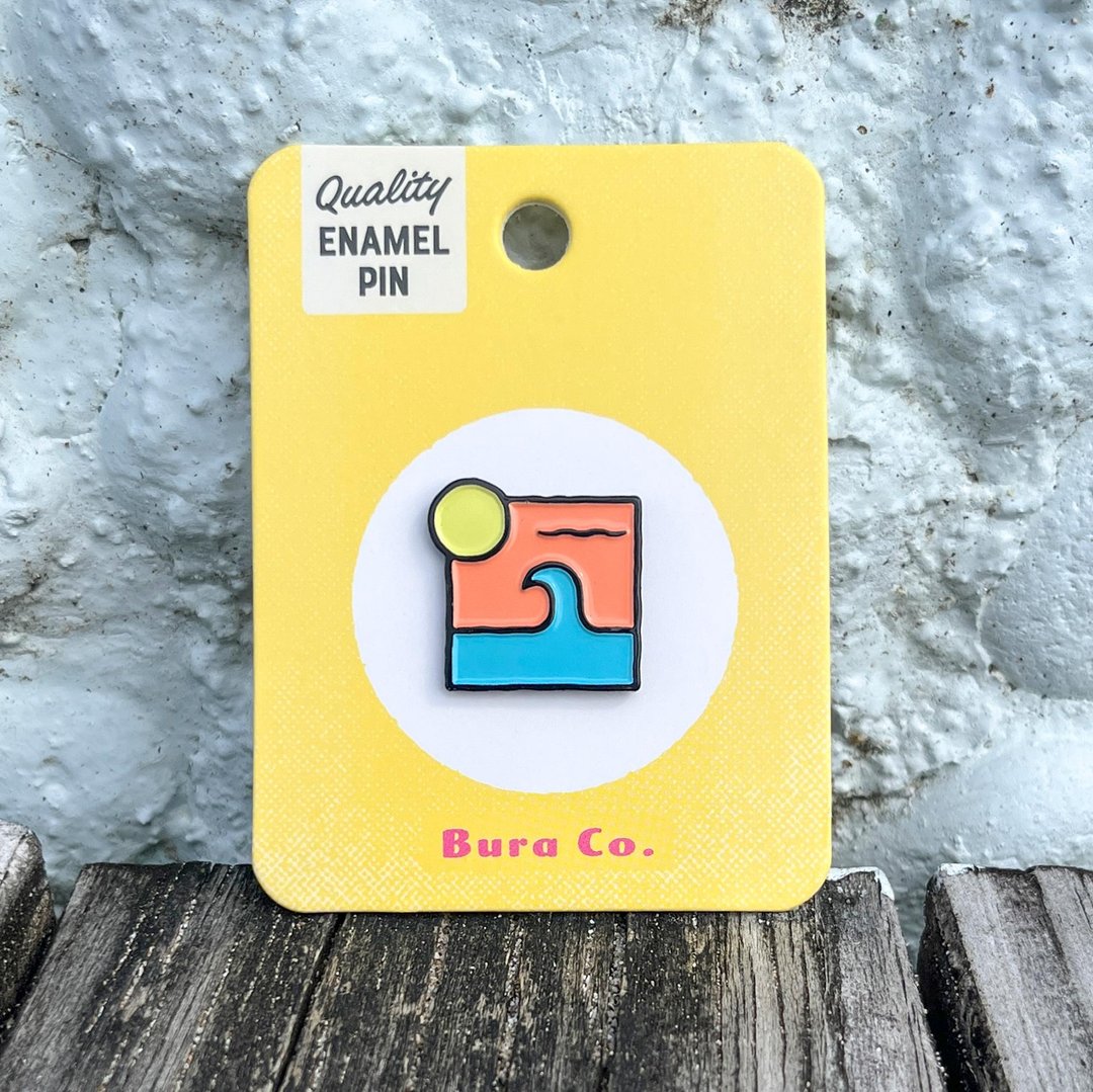 台湾浪花橘色珐琅徽章 Big Wave BURA Enamel Pin - 胸针 - 其他材质 粉红色