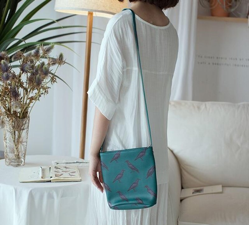 YIZISTORE 新款水桶包女包小挎包印花单肩软皮 飞禽水桶包-乌鸦 - 侧背包/斜挎包 - 真皮 