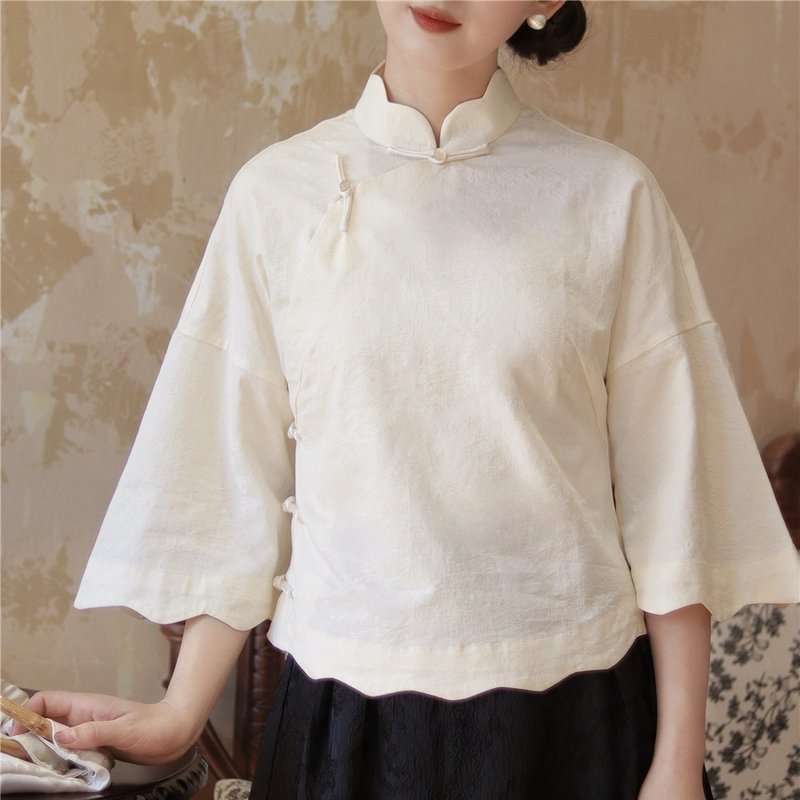 米白色全開襟少女日常新中式花瓣上衣 萊賽爾面料暗紋 可搭裙子 - 女装上衣 - 棉．麻 白色