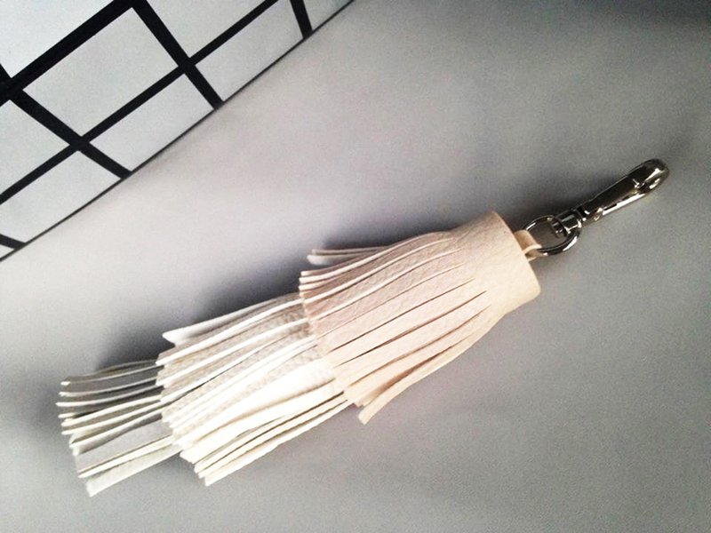 Triple Tassel Keychain - 钥匙链/钥匙包 - 人造皮革 多色