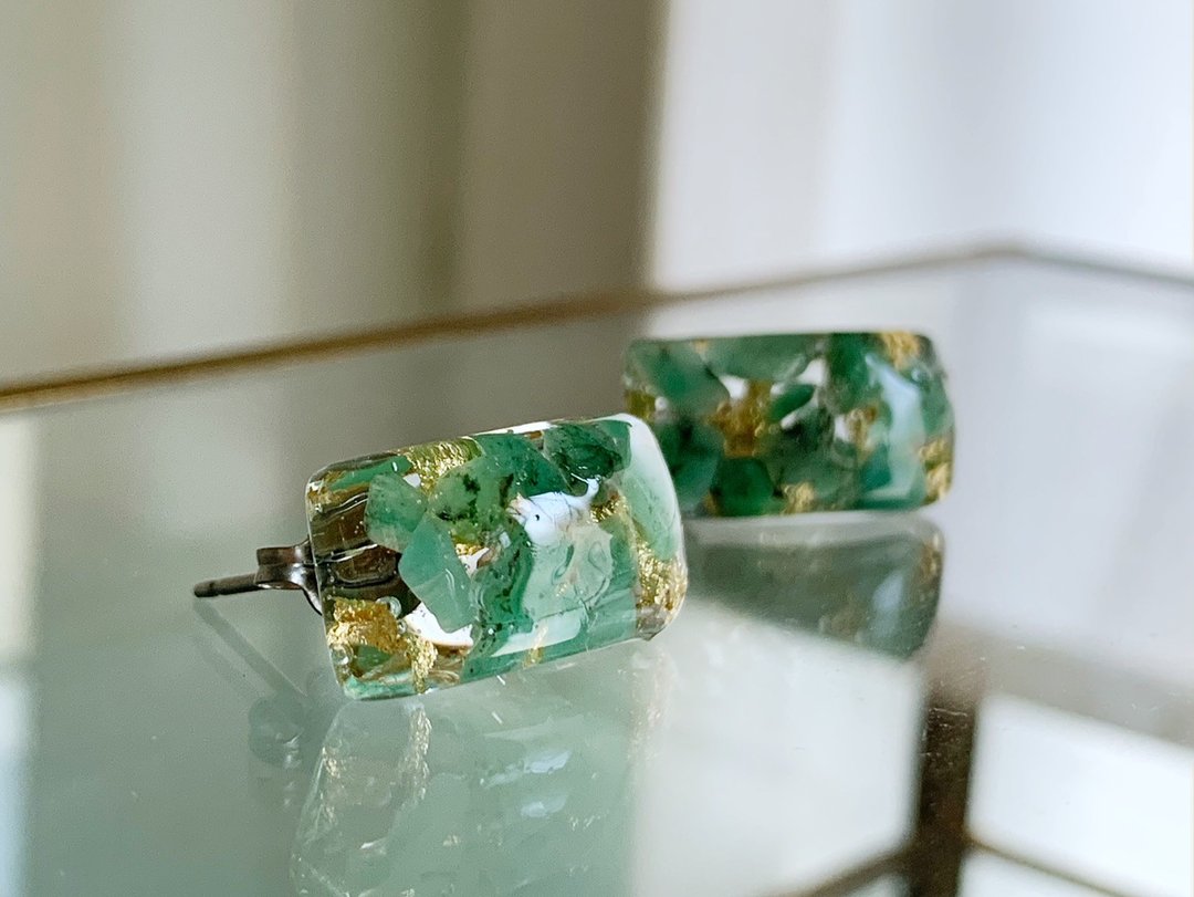 Unisex [May Birthstone] Lucky Emerald Stud Resin Clip-On/Piercings - 耳环/耳夹 - 树脂 绿色