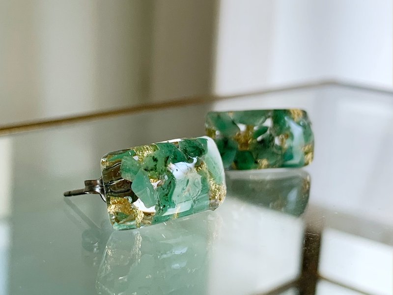 Unisex [May Birthstone] Lucky Emerald Stud Resin Clip-On/Piercings - 耳环/耳夹 - 树脂 绿色