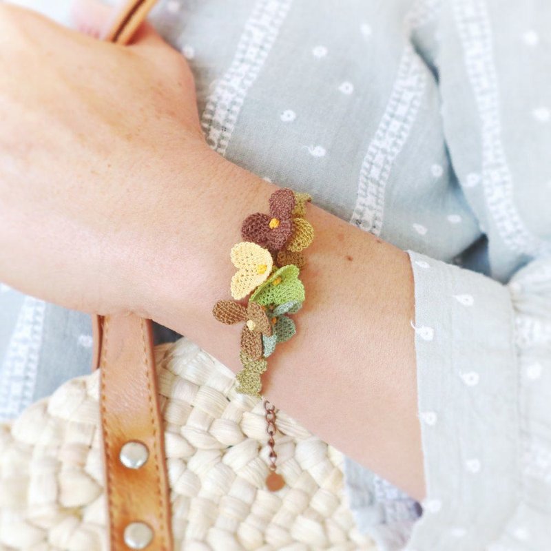 PREMIUM 蕾丝手链 [节庆]棕混合 - 手链/手环 - 其他人造纤维 咖啡色