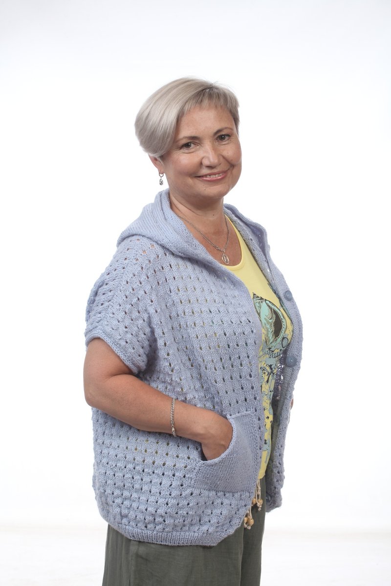 带兜帽和口袋的蓝色手工针织棉质背心 - 女装背心 - 棉．麻 蓝色