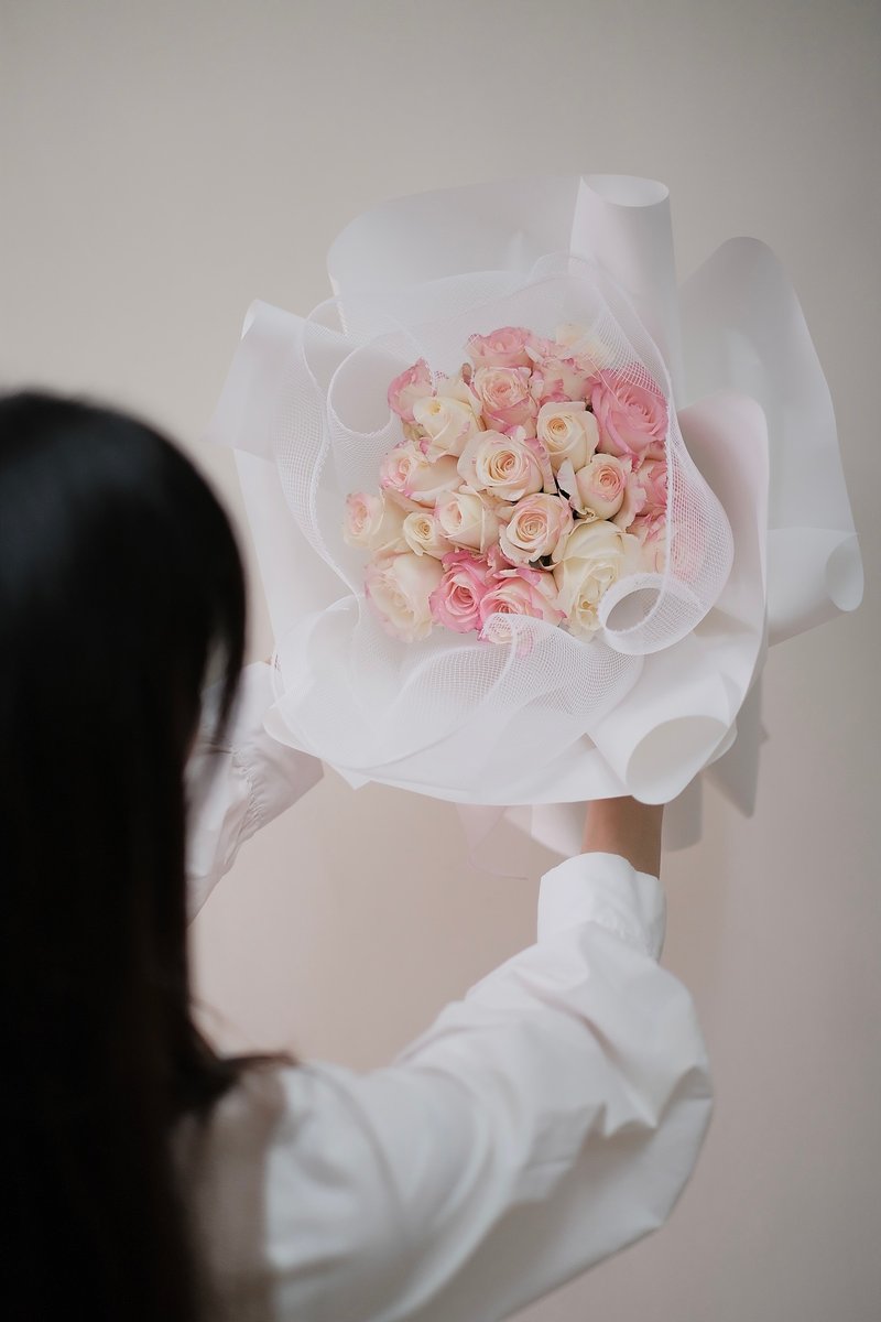 白色情人节 玫瑰花束  韩式花束  生日花束 女友礼物 求婚花束 - 植栽/盆栽 - 植物．花 粉红色