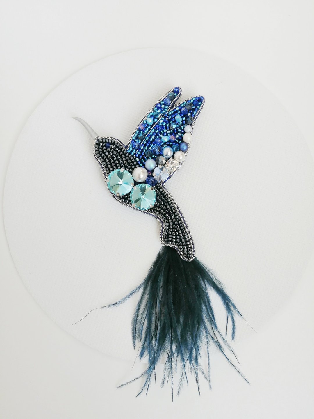 Blue hummingbird crystal beaded brooch for women - 胸针 - 水晶 蓝色