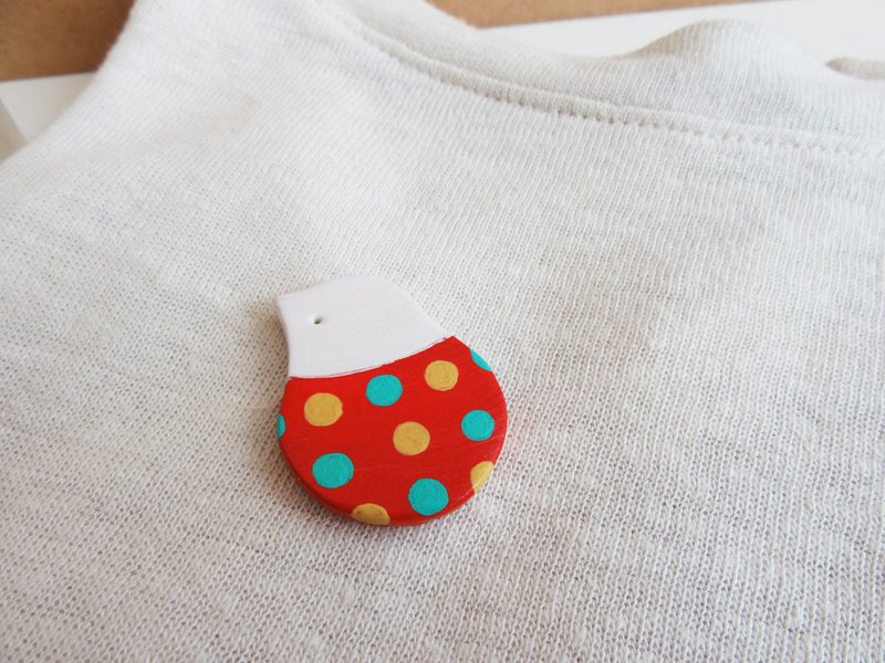 水滴Aha胸针 (白) - 徽章/别针 - 粘土 黑色