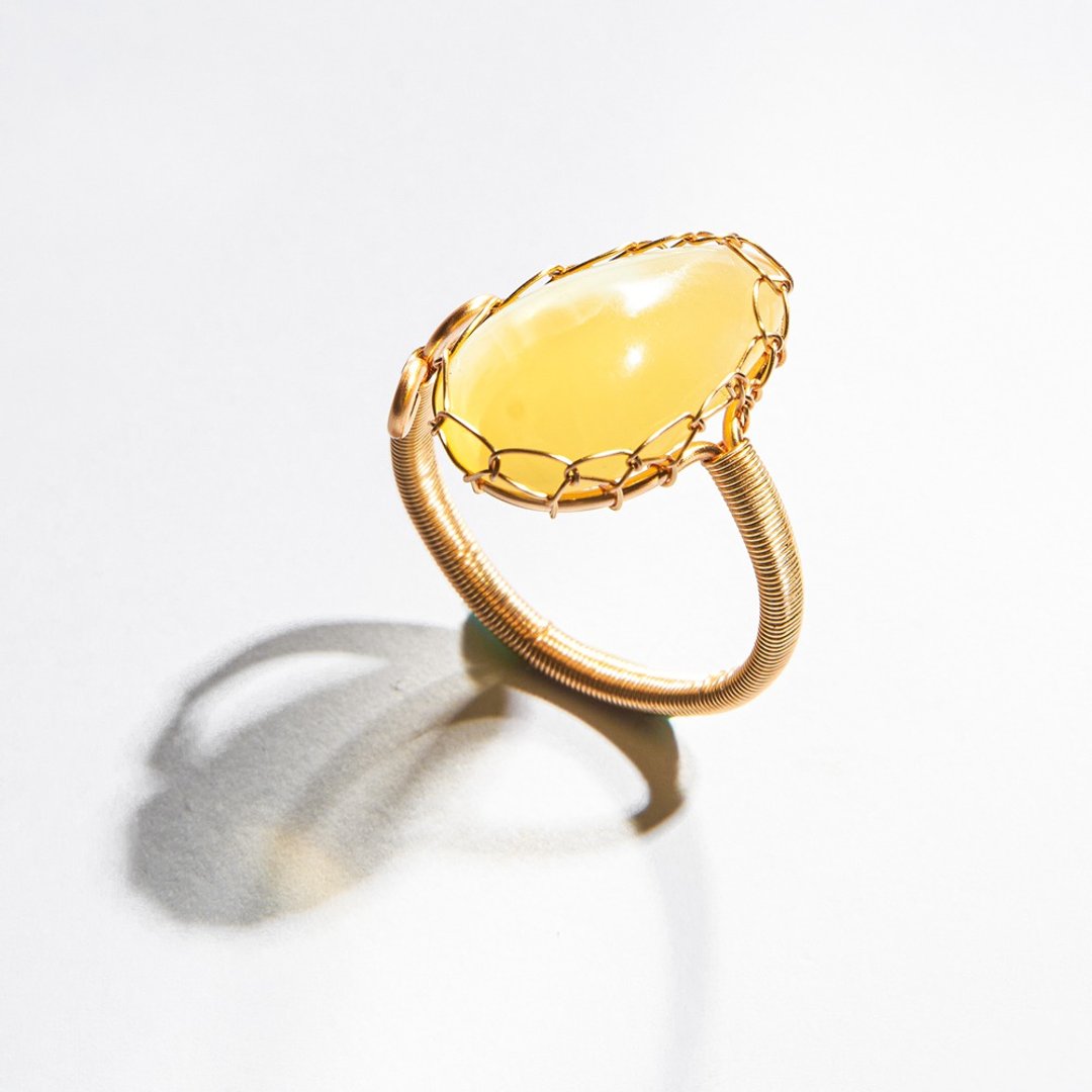 海底的黄宝石14K天然琥珀蜜蜡戒指 TREASURE RING - 戒指 - 24k 金 金色