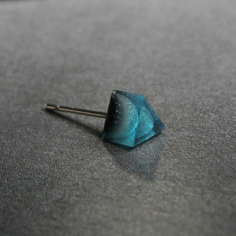 ◁ 透明三角耳环 ◁ 519 / Ghost Outfit - 单只 - 耳环/耳夹 - 塑料 蓝色