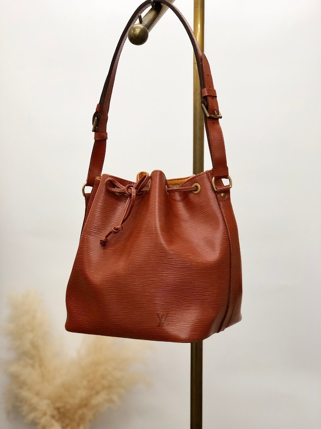 【日本直送，名牌二手包装】LOUIS VUITTON Epi 单肩包棕Petit Noe 抽绳 Vintage 5uty8c - 侧背包/斜挎包 - 真皮 咖啡色