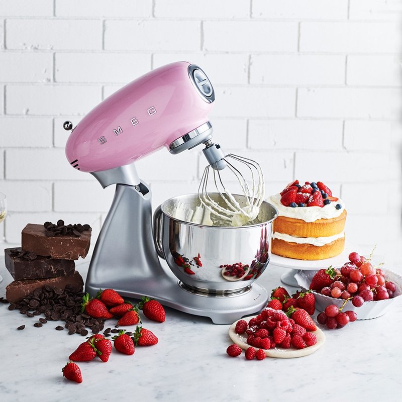 【SMEG】意大利复古美学搅拌机-粉红色 (赠烘焙甜点食谱) - 厨房家电 - 其他金属 粉红色