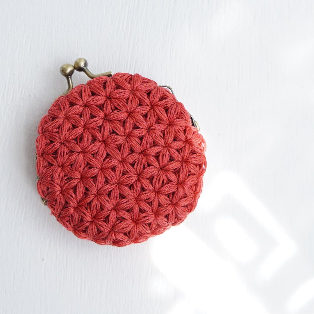 Ba-ba handmade Jasmine Stitch crochet round pouch No.C1575 - 化妆包/杂物包 - 其他材质 红色