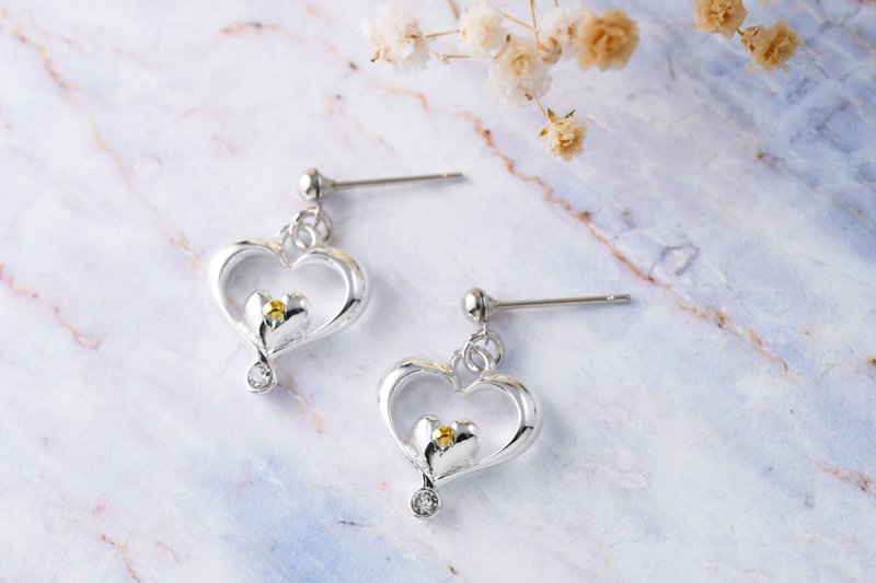 心锁系列 忐忑 心形造型针式耳环 (ERIJA0877E-1) - 耳环/耳夹 - 银 银色