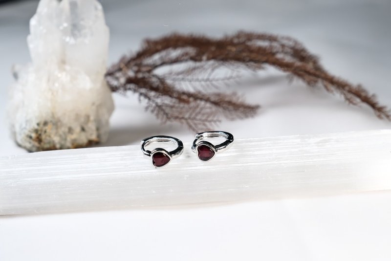 TBF - 天然 石榴石 红心女王 耳环 铜台 - 耳环/耳夹 - 水晶 