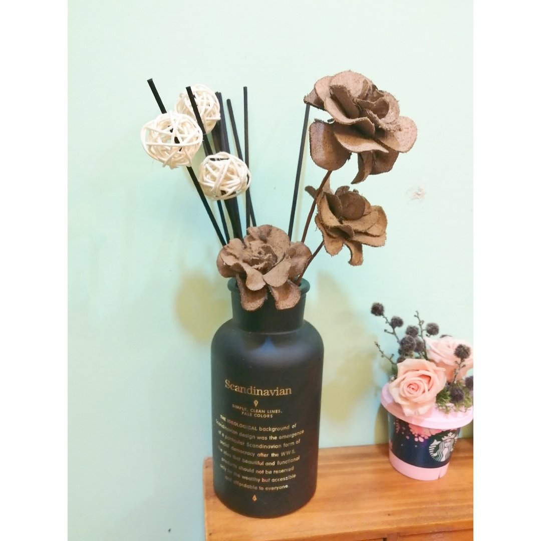 |预购|环保皮革花 女巫调香香氛组 小苍兰  干燥玫瑰  独家限量 - 香薰/精油/线香 - 真皮 卡其色