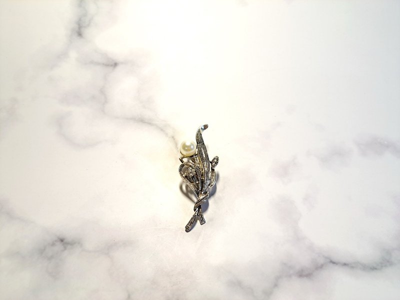 花束 珍珠 别针 - 胸针 - 其他金属 多色