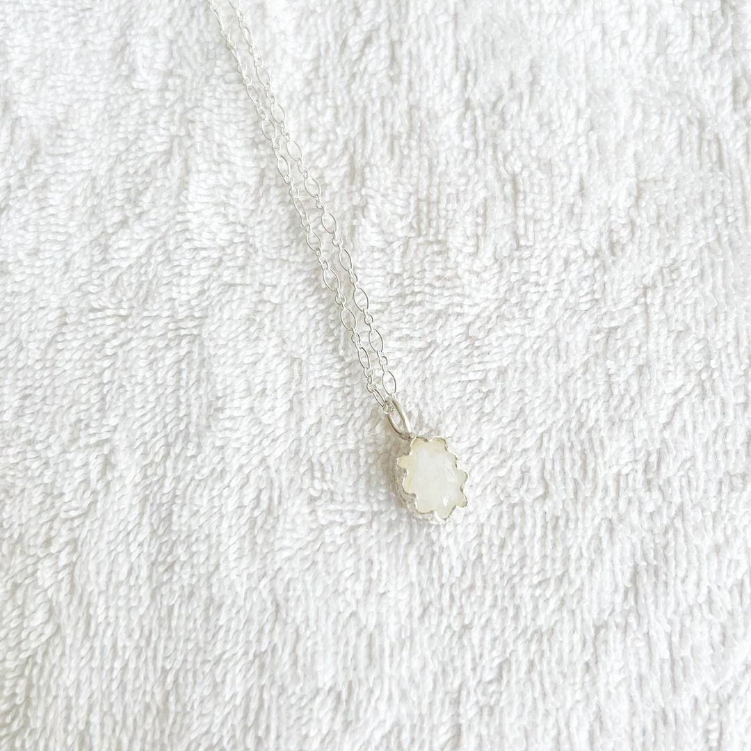 RAINBOWMOONSTONE necklace - 项链 - 其他金属 银色