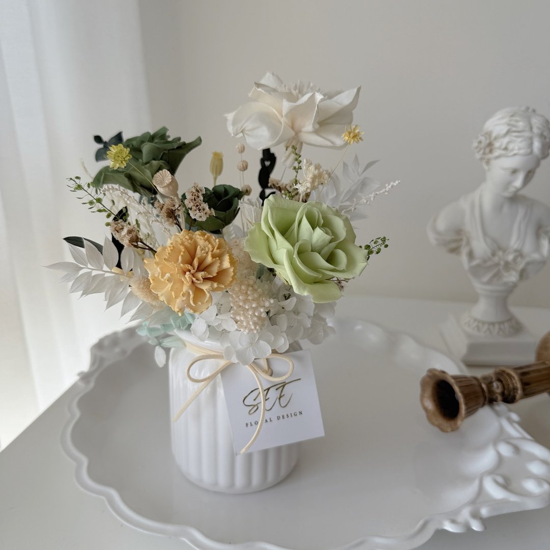 SEE 看见花艺设计 | 永生花 | 玫瑰 | 绿野仙踪扩香牛奶花瓶 - 干燥花/捧花 - 植物．花 