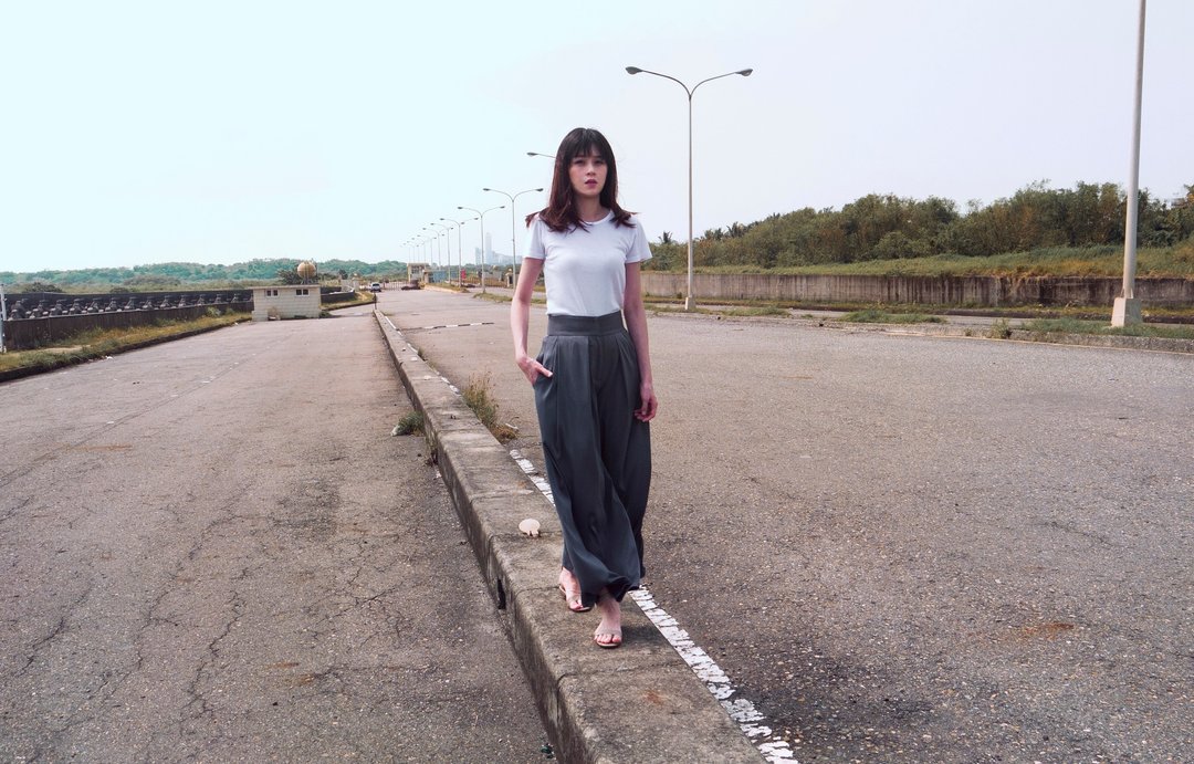 Liz 不对称宽版裤裙 - 女装长裤 - 其他材质 灰色