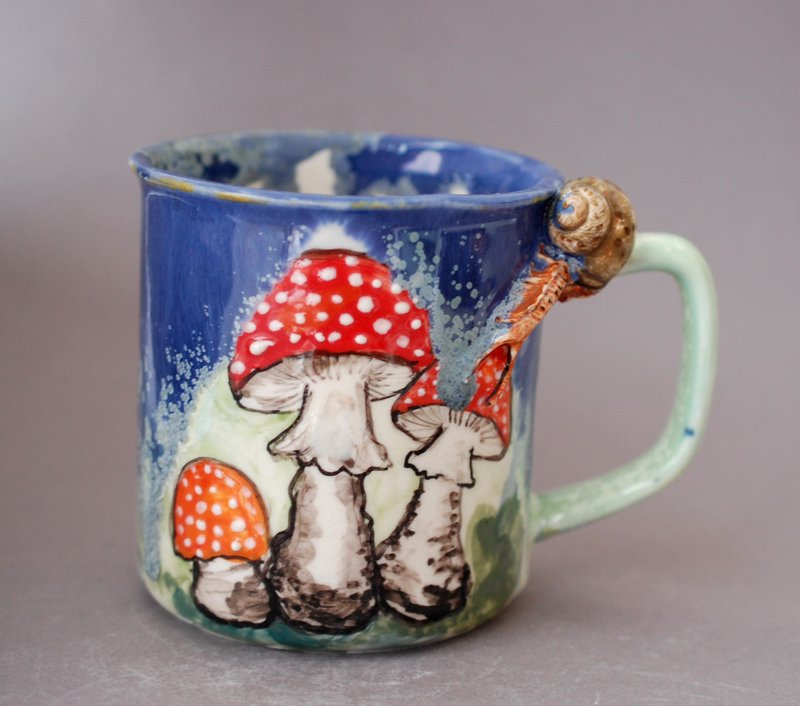 Snail and amanita Surprise mug Mushroom cup Blue green crystalline glaze - 咖啡杯/马克杯 - 陶 多色