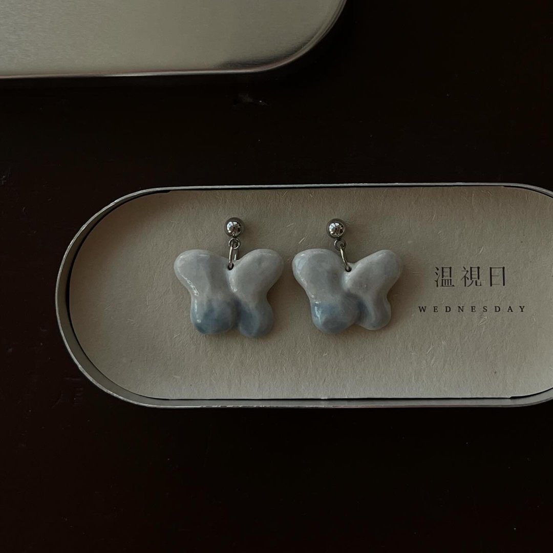 蝶 | 银青 白瓷耳环 - 耳环/耳夹 - 瓷 蓝色