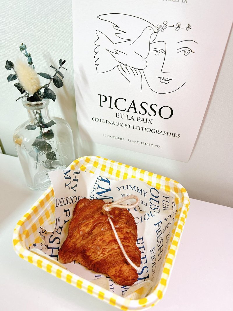Soy Wax Candle : Croissant - 蜡烛/烛台 - 其他材质 咖啡色