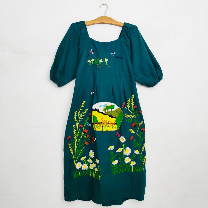 Soft cotton dress, hand embroidered, landscape and flower lover pattern No.STA0410 - 洋装/连衣裙 - 棉．麻 绿色
