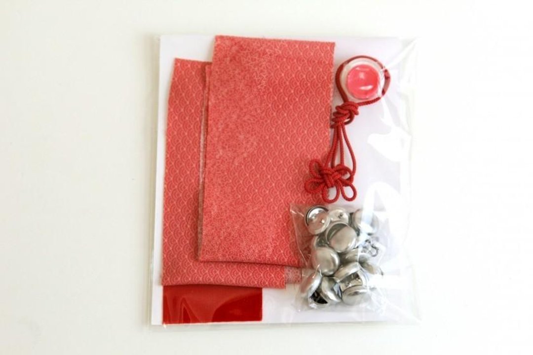 Handicraft kit bracelet made with kimono - 编织/刺绣/羊毛毡/裁缝 - 棉 红色