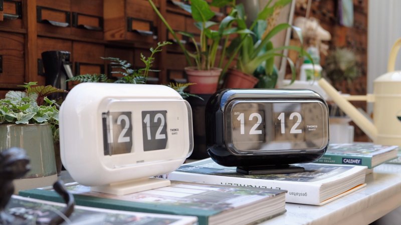 TWEMCO QT-35 复古圆角翻页钟 黑白两色 可壁挂 - 时钟/闹钟 - 塑料 黑色