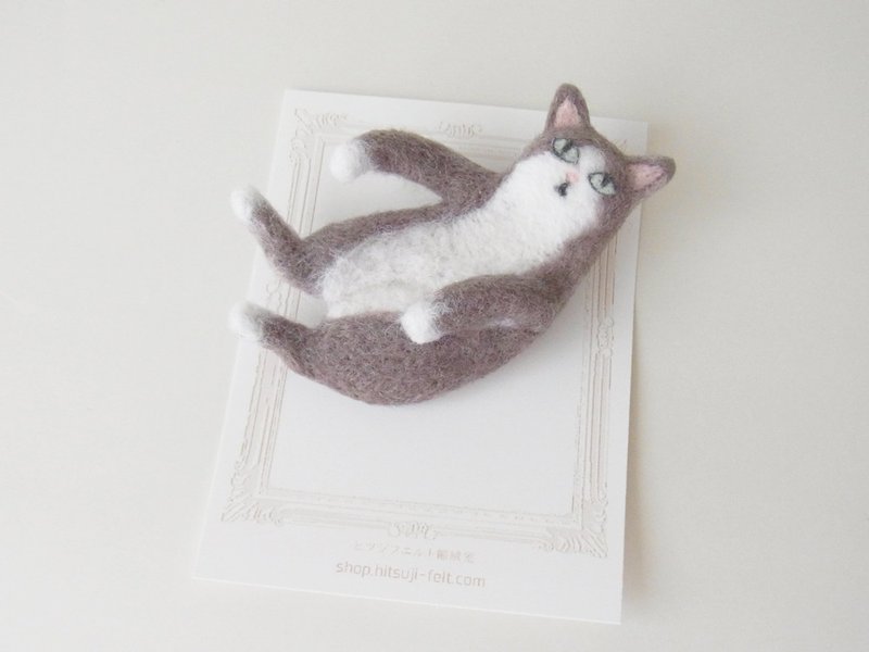 item0359 Falling cat brooch - 胸针 - 羊毛 灰色