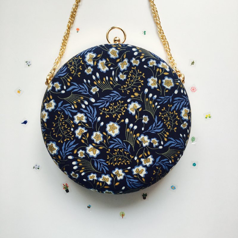 韩国深蓝马樱丹戒指花小圆包 - 可手拿/ 斜背/ 婚礼姊妹礼物 - 手拿包 - 棉．麻 蓝色