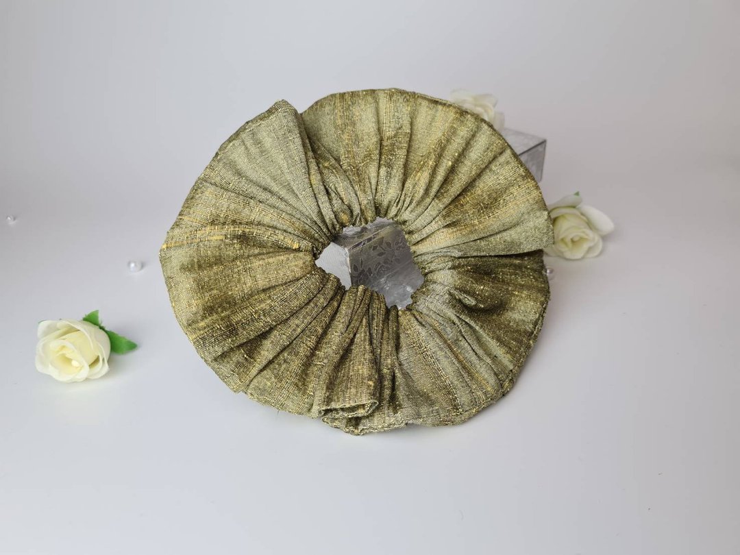 Pure Thai silk scrunchies (Multicolored yellow with black) - 发饰 - 丝．绢 黄色