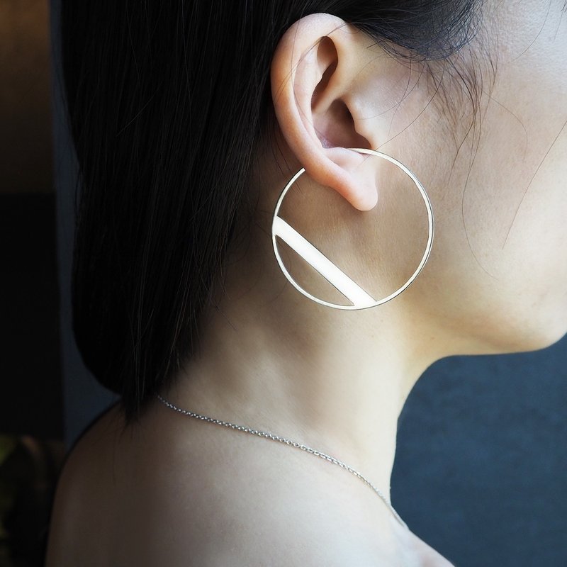 round b earring_圆框b耳骨环 没耳洞 耳环 耳夹 订制 耳骨夹 925 - 耳环/耳夹 - 银 银色