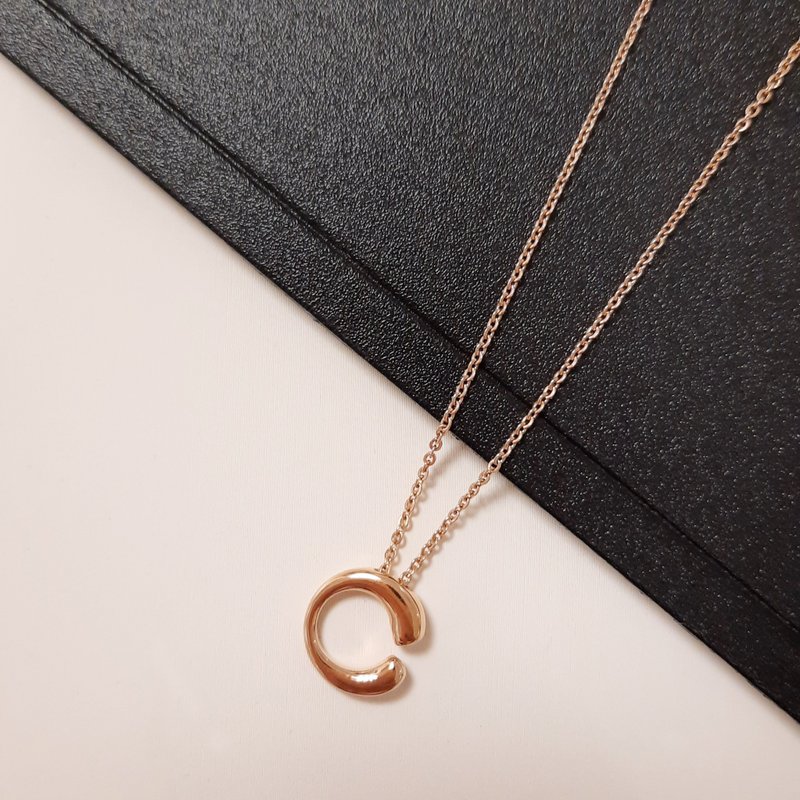 C型玫瑰金色316医疗钢项链/抗敏钢 可戴洗澡 锁骨链 不锈钢项链 - 项链 - 不锈钢 金色